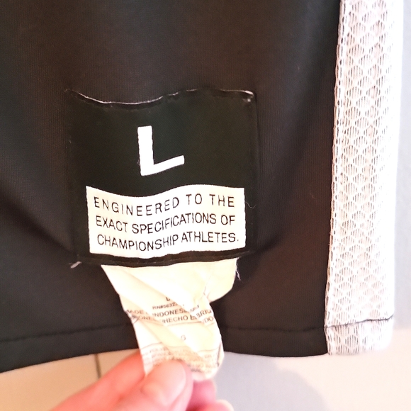 🌴 Nike Women's Black & Snake Print Workout Top 🖤 - Picture 3 of 6